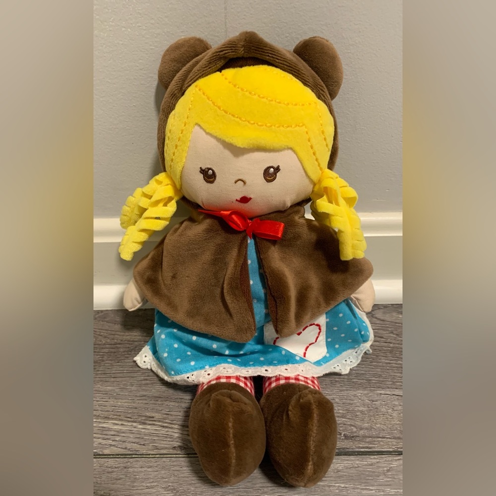 Gund’s Goldie Doll
